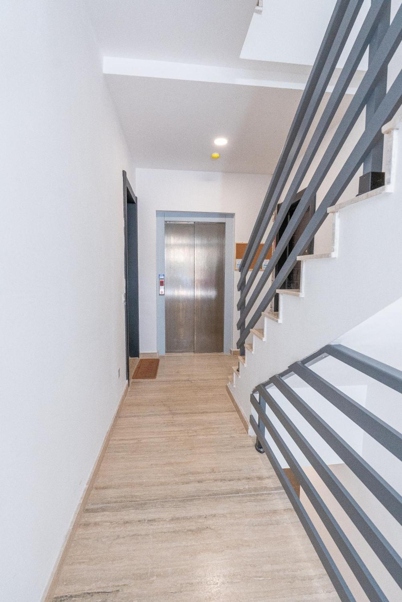 Modern & Luxurious - Prime Location *